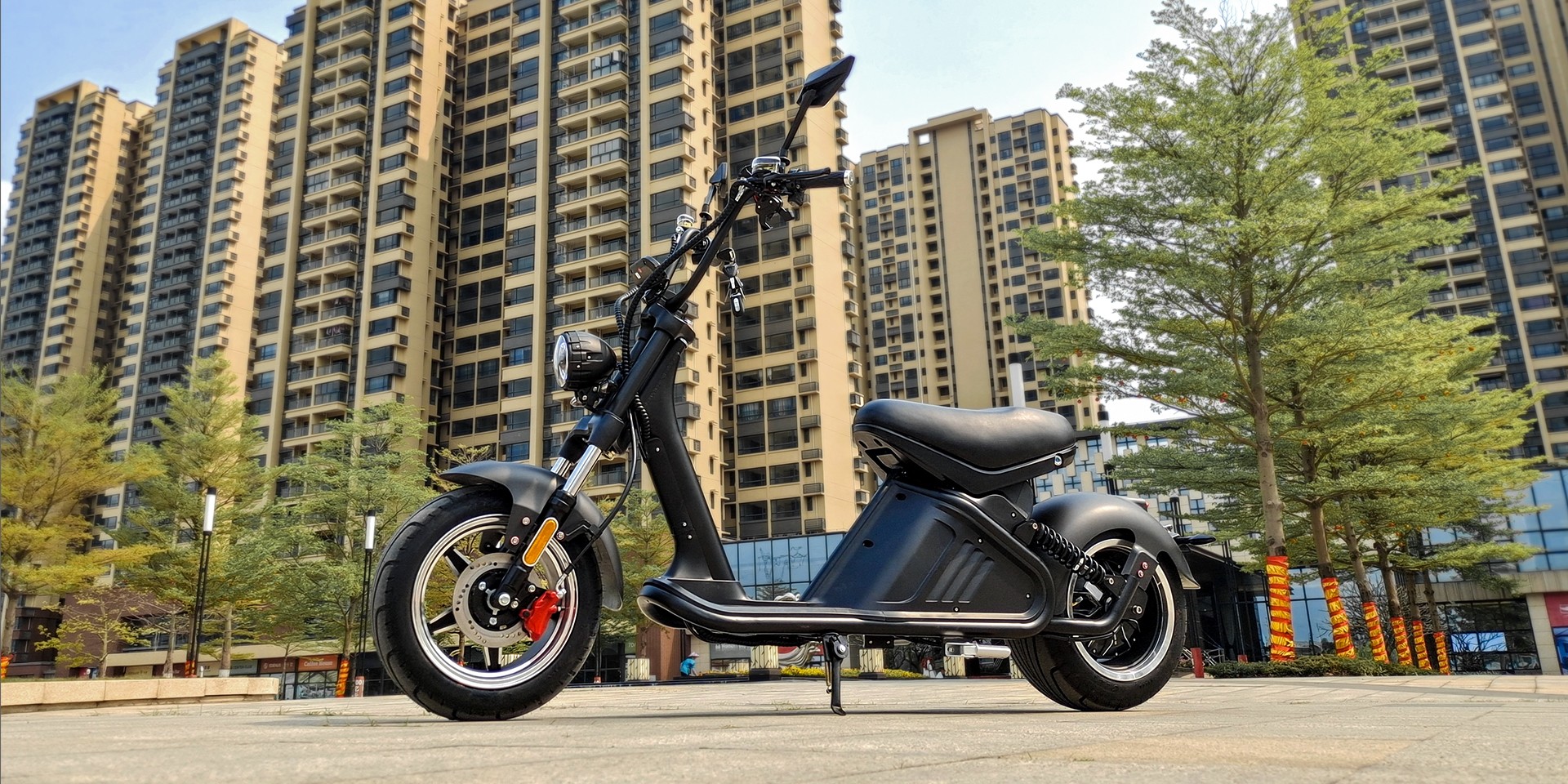 M2 电动踏板摩托车